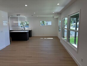 6700 Noble Ave-Unit -6700 Noble Ave-6700 in Los Angeles, CA - Building Photo - Building Photo