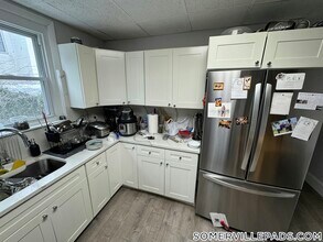 11 Burnham St in Somerville, MA - Foto de edificio - Building Photo