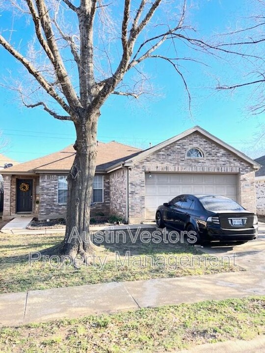 1906 Steeds Crossing in Pflugerville, TX - Building Photo