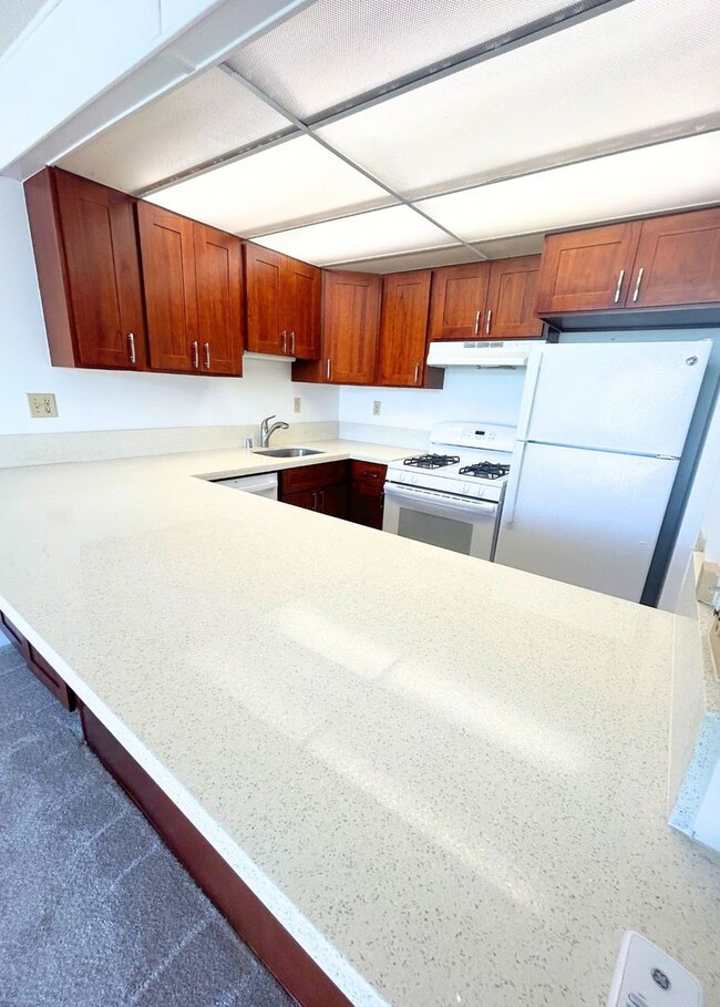 475 Atkinson Dr in Honolulu, HI - Building Photo - Building Photo