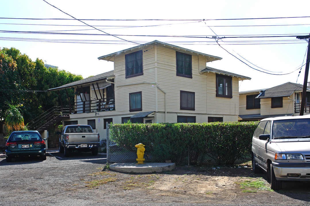 735 Kamoku St in Honolulu, HI - Building Photo