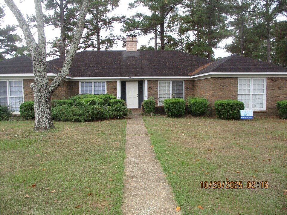 2804 Westgate Dr in Albany, GA - Building Photo