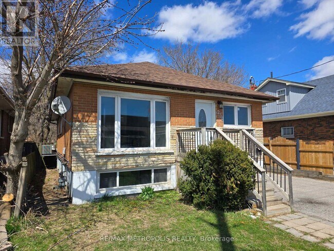 238 Toronto Ave in Oshawa, ON - Building Photo - Building Photo