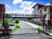 Peanut Factory Lofts in San Antonio, TX - Foto de edificio - Building Photo