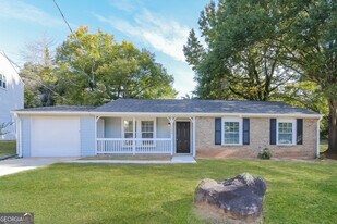 5254 Long Green Ln in Stone Mountain, GA - Building Photo