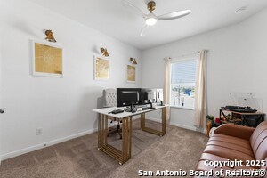 5903 Geronimo Vis in Seguin, TX - Foto de edificio - Building Photo