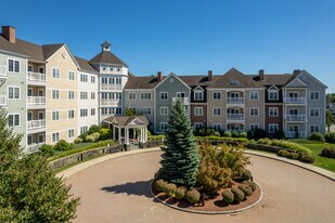 6 Woodman Way in Newburyport, MA - Building Photo