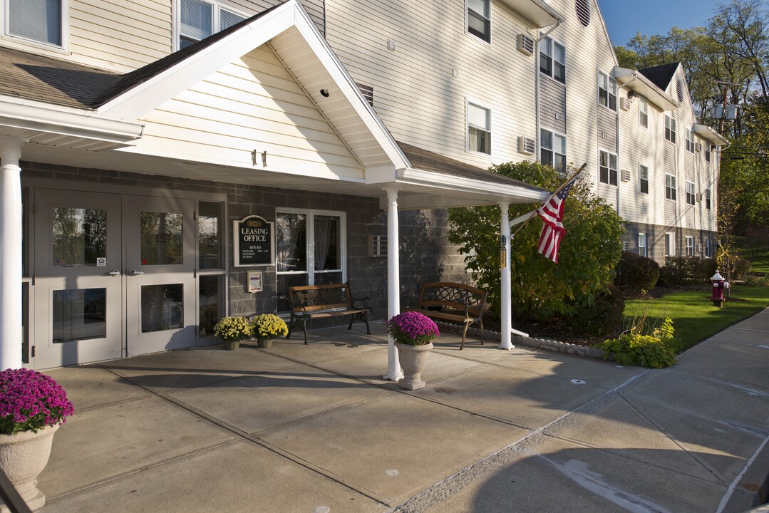 Diamond Rock Terrace Senior Apartments in Troy, NY - Foto de edificio