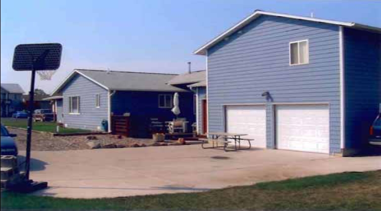 208 Quinella St in Belgrade, MT - Building Photo