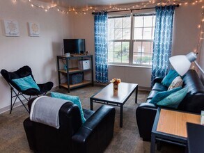 Honeysuckle Student Apartments in Bloomsburg, PA - Building Photo - Building Photo