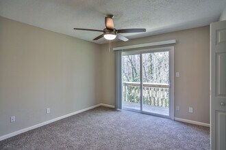 Ashbrook Village in Gastonia, NC - Foto de edificio - Building Photo