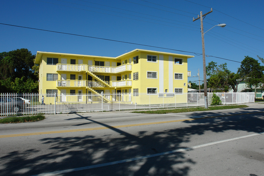 4980 NW 2nd Ave in Miami, FL - Foto de edificio