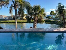 1220 Lakeside Dr in Venice, FL - Building Photo