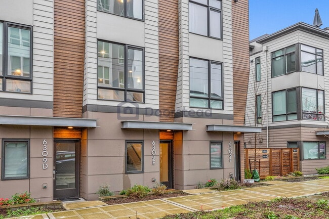 6309 9th Ave NE in Seattle, WA - Foto de edificio - Building Photo