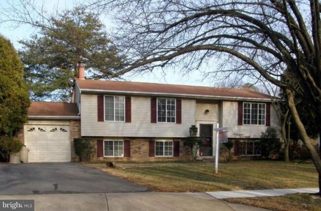 property at 9218 Briarchip St