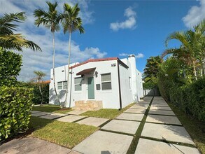 2209 Red Rd in Miami, FL - Building Photo - Building Photo