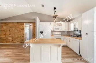 12129 Meadow Ln in San Antonio, FL - Building Photo - Building Photo
