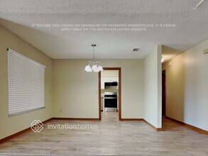 8228 Lost Lake Dr in Orlando, FL - Foto de edificio - Building Photo