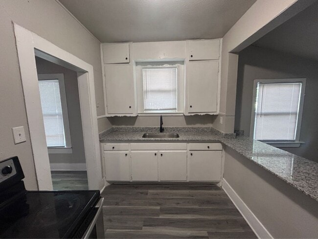 property at 1710 W 15th St