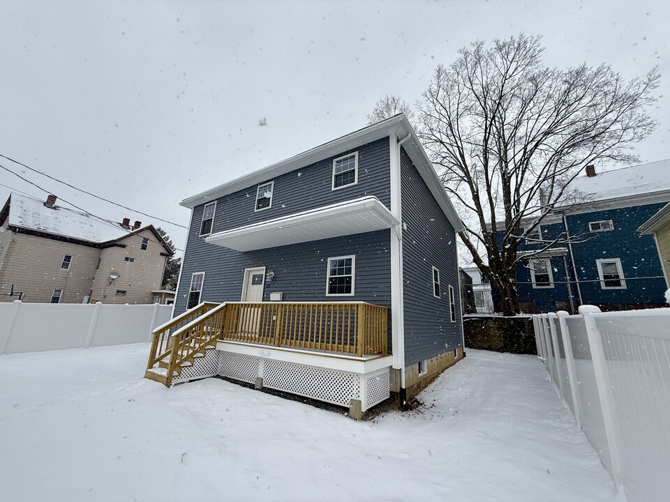 10 Arch Ave in Haverhill, MA - Building Photo