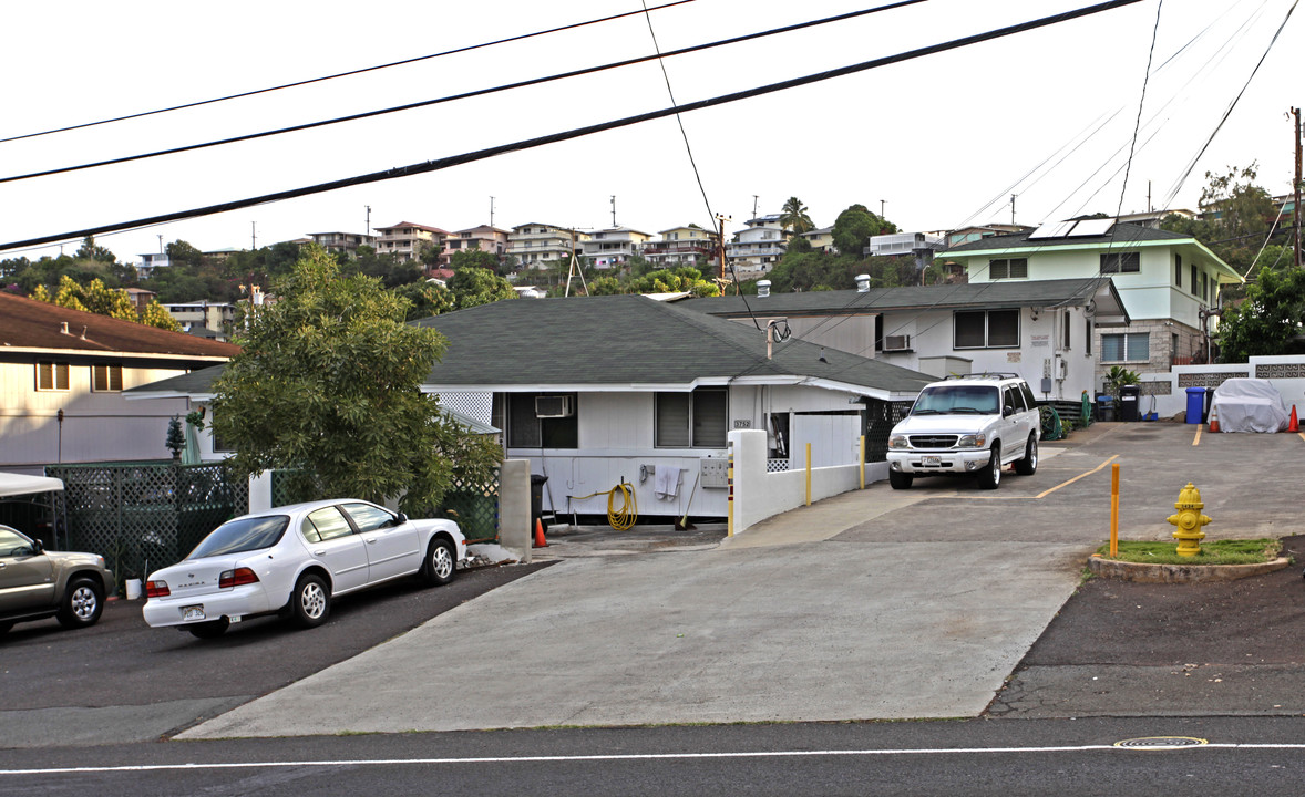 3752-3754 Salt Lake Blvd in Honolulu, HI - Building Photo