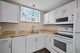 District Royal Oak in Royal Oak, MI - Foto de edificio - Building Photo