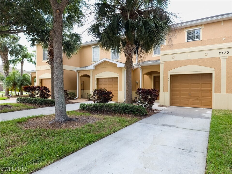 2770 Revolution St in Melbourne, FL - Building Photo