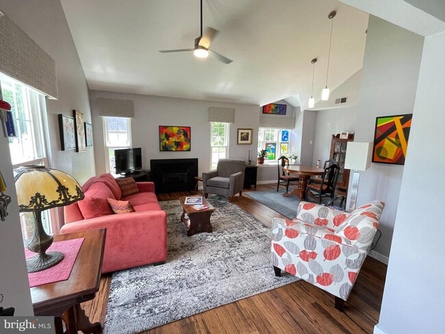272 Wood Stream Ct in Langhorne, PA - Building Photo - Building Photo