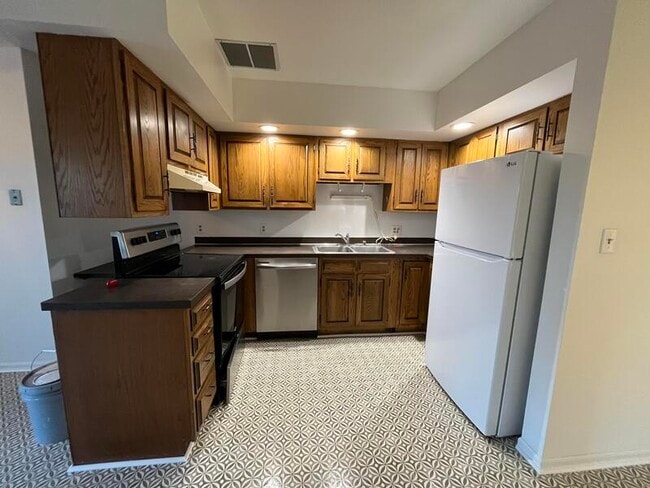 16950 Woodland Dr in Three Rivers, MI - Building Photo - Building Photo