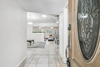 4161 Rolling Springs Dr in Tampa, FL - Building Photo - Building Photo