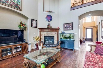 111 San Bernard Dr in Irving, TX - Building Photo - Building Photo