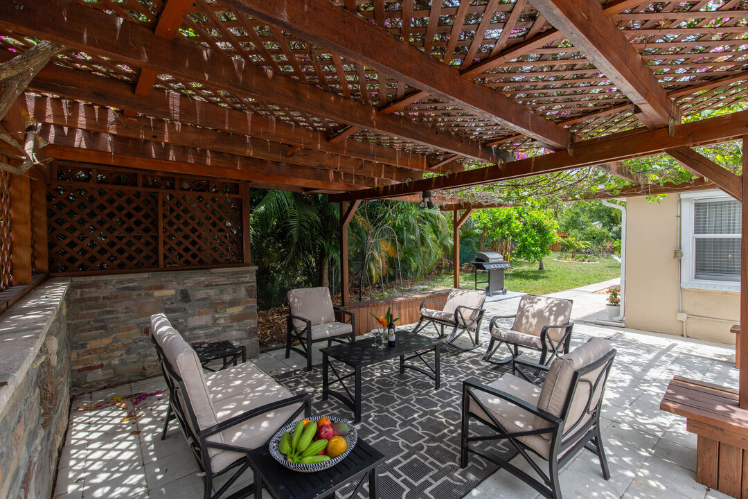 279 Hach Ln in West Palm Beach, FL - Building Photo