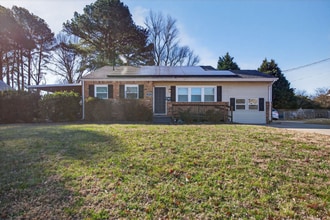 1013 Sherry Ave in Virginia Beach, VA - Building Photo - Building Photo