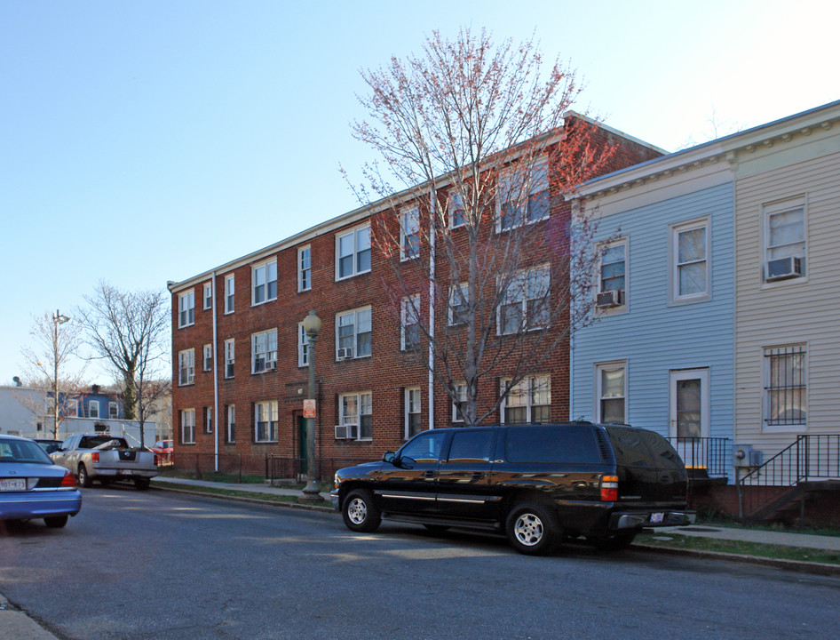 1135 16th St NE in Washington, DC - Foto de edificio