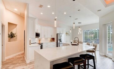 6204 Morning Dr in Port Orange, FL - Foto de edificio - Building Photo