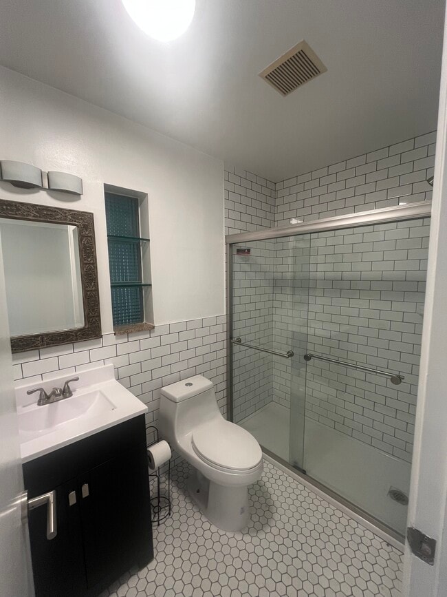 property at 2655 E Maple Rd