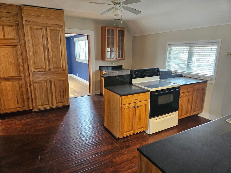 2590 W 11th St, Unit Up in Cleveland, OH - Foto de edificio