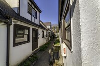 Benton Court Apartments in Seattle, WA - Building Photo - Building Photo