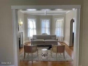 77 White St in Saratoga Springs, NY - Building Photo - Building Photo