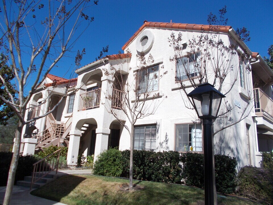 13034 Wimberly Square in San Diego, CA - Building Photo