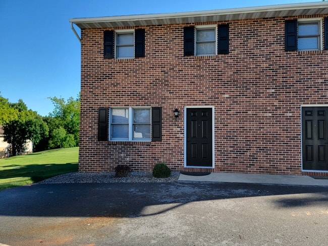 property at 1522 N Reading Rd