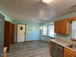 114 Lawndale Ln in Sneads Ferry, NC - Building Photo - Building Photo