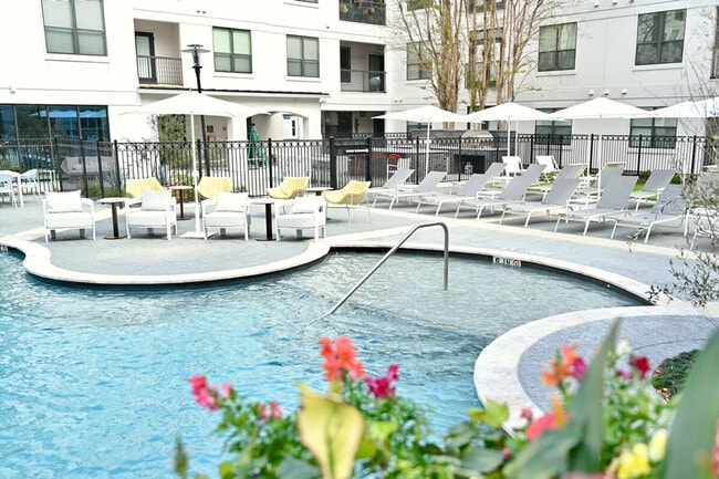 2137 Pelham Dr-Unit -FL1-ID1028899P in Houston, TX - Building Photo - Building Photo