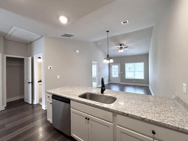 601 Parkview Ct in Cornelia, GA - Building Photo - Building Photo