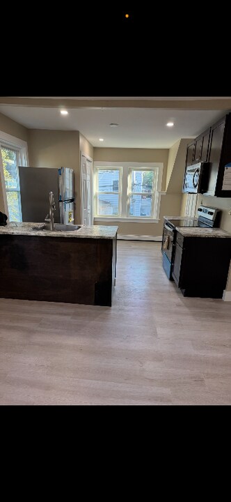 50 Mechanic St in Canton, MA - Building Photo