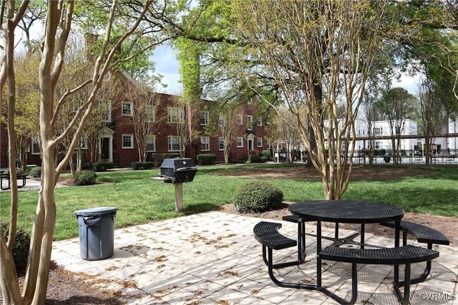 45 E Lock Ln in Richmond, VA - Building Photo - Building Photo