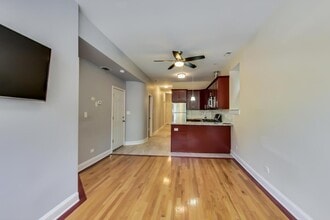 2323 W Taylor St in Chicago, IL - Building Photo - Building Photo