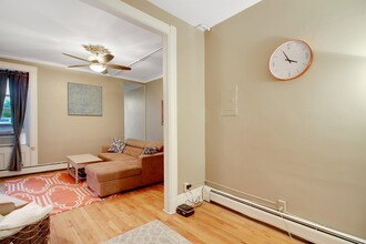 1216 Washington St, Unit 4S in Hoboken, NJ - Building Photo - Building Photo