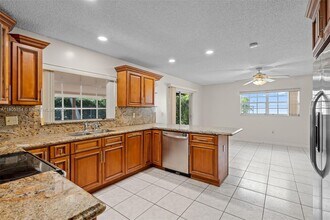 9034 SW 163rd Ter in Palmetto Bay, FL - Building Photo - Building Photo