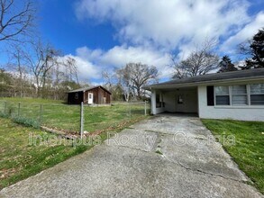633 White St in Suwanee, GA - Building Photo - Building Photo